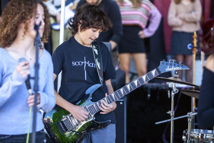 Over 50 School of Rock Venice Kids Performing at Legendary Troubadour
