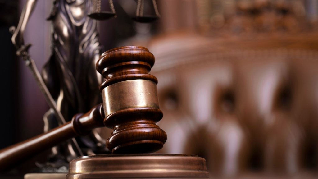 Los Angeles Man Pleads Guilty to Spate of Armed Robberies and Carjacking - Vimarsana News