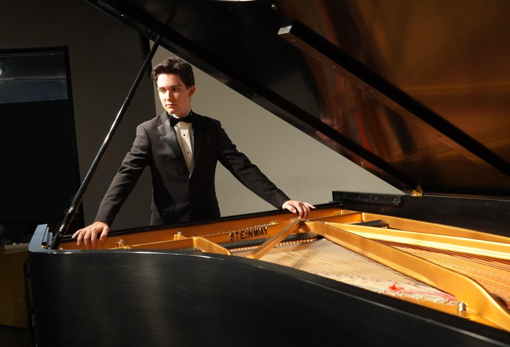 Talon smith to deliver a highly anticipated stellar performance of sergei rachmaninoff's piano concerto no. 3 - Vimarsana News
