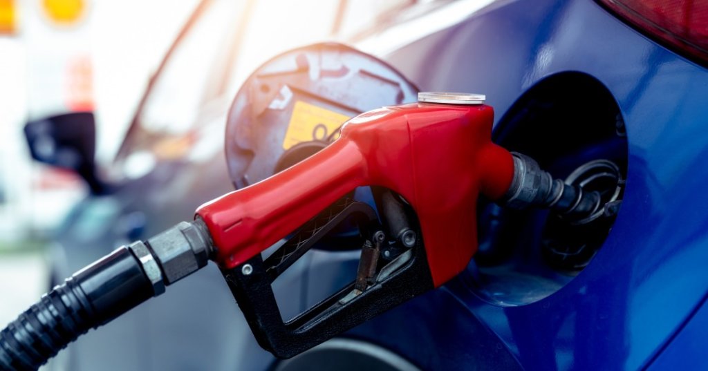 Uncertainty In World Stability Keeps Oil Prices Up While Drivers Await Holiday Relief - Vimarsana News
