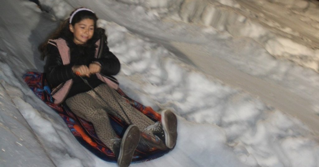 Snowy Delight and Tree Lighting Magic: Downtown Culver City's Annual Sled-tacular Celebration - Vimarsana News