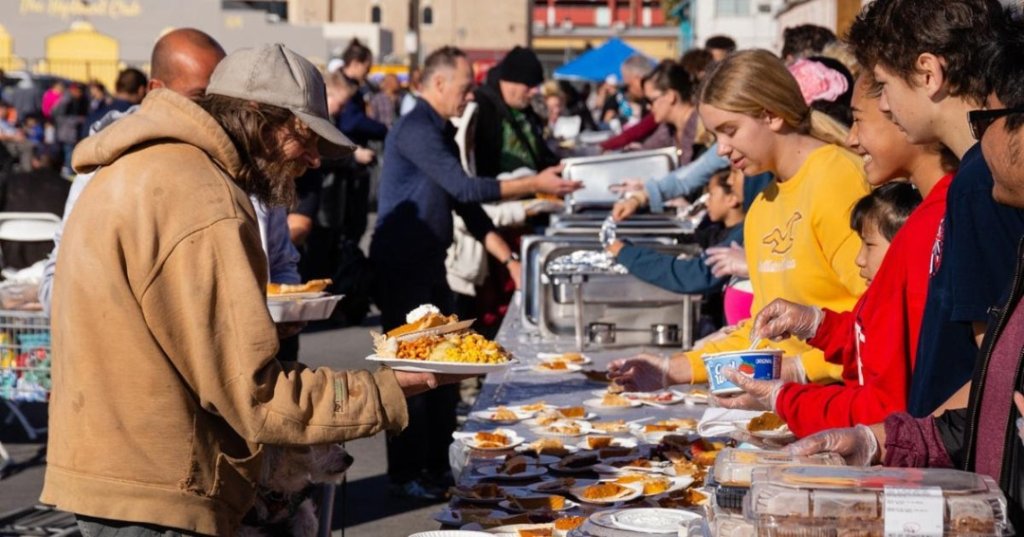 Spread Holiday Cheer: Volunteer or Donate to Charitable Annual Efforts in Los Angeles - Vimarsana News